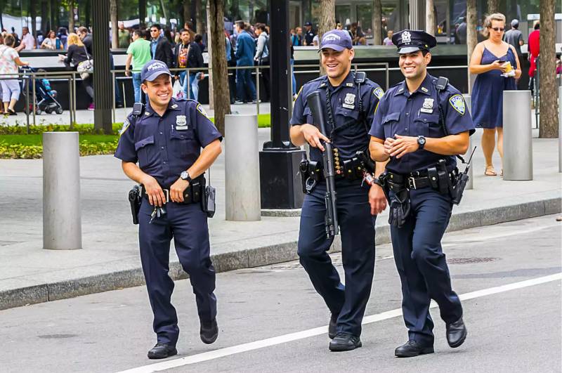 Mơ thấy công an mang lại ý nghĩa gì?